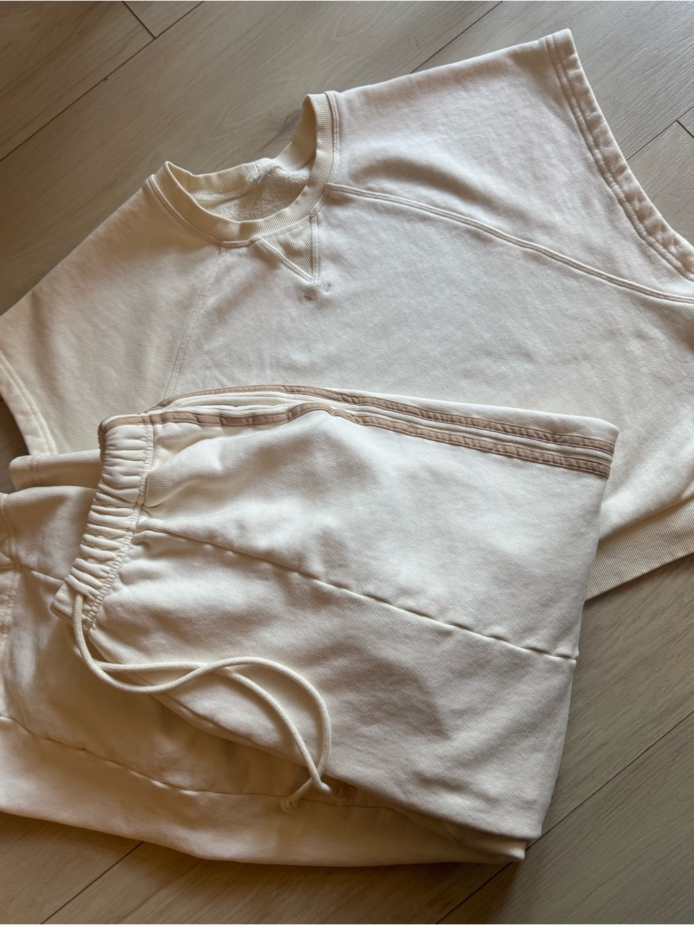 SET: BOHEME GOODS raglan sleeveless and barrel sweatpants
